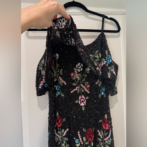 Beaded & sequined embellished floral evening dress by Mac Duggal - Picture 3 of 10